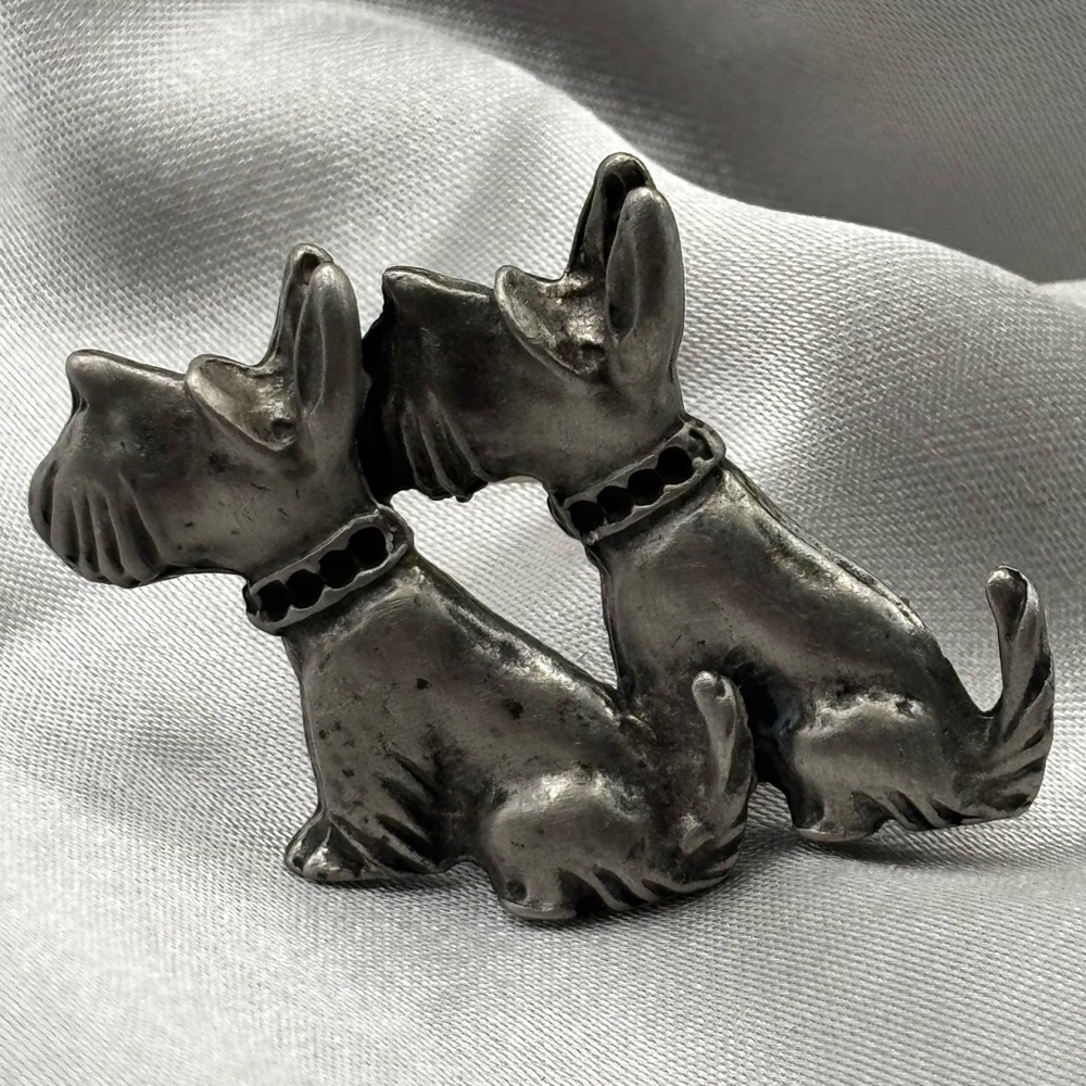 Vintage Twin Scottie Dog Brooch - Textured Scottish Terrier Pin